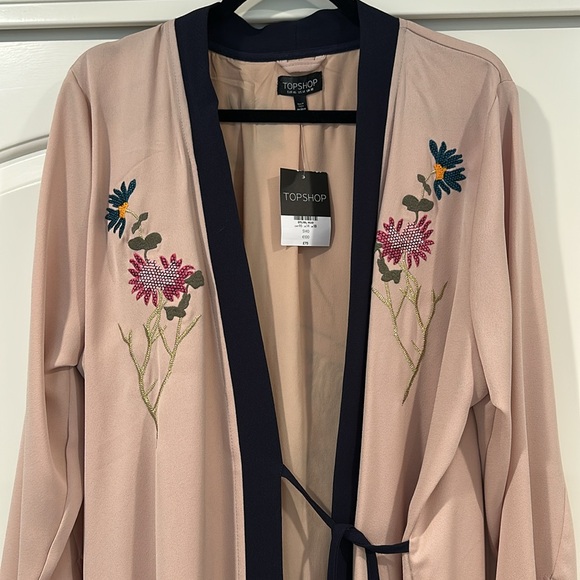 NWT unique Topshop kimono for style and comfort. Beautifully embroidered. - Picture 3 of 9